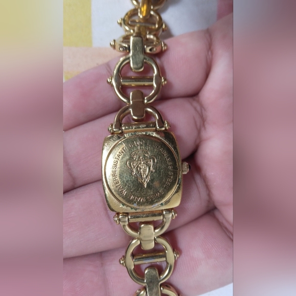Gucci 6400L women's watch read description - Picture 2 of 9